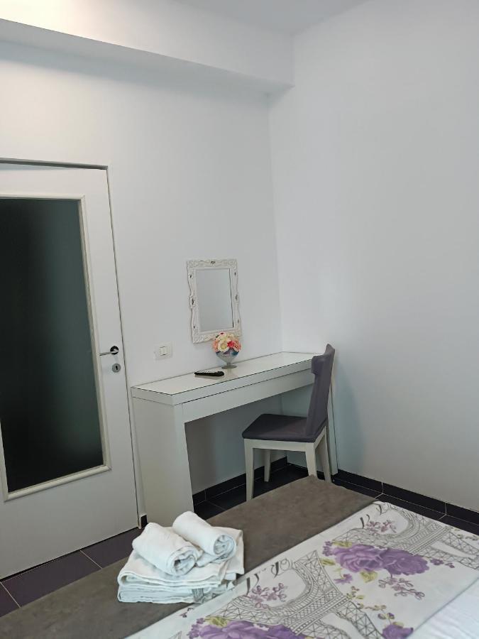 Apartament Ella D25 Mackerel Navodari Bagian luar foto